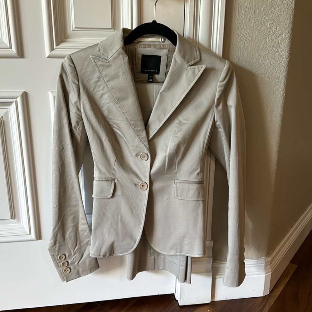 The Limited 2 piece suit